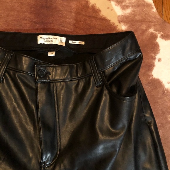 Abercrombie and Fitch the 90's straight ultra high rise vegan leather pant - Picture 2 of 4
